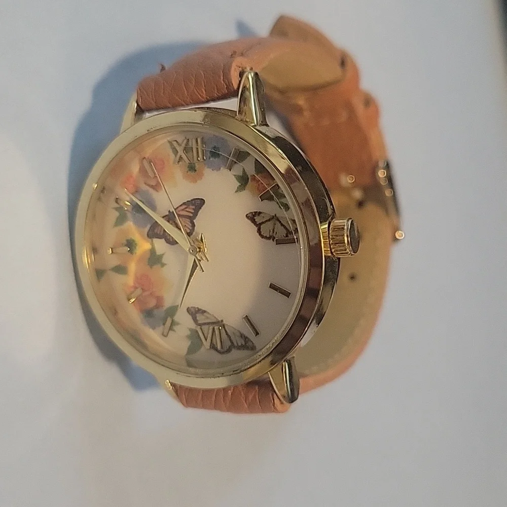 Butterfly Women's Watch with Brown Imitation Leather Band - Picture 5 of 5